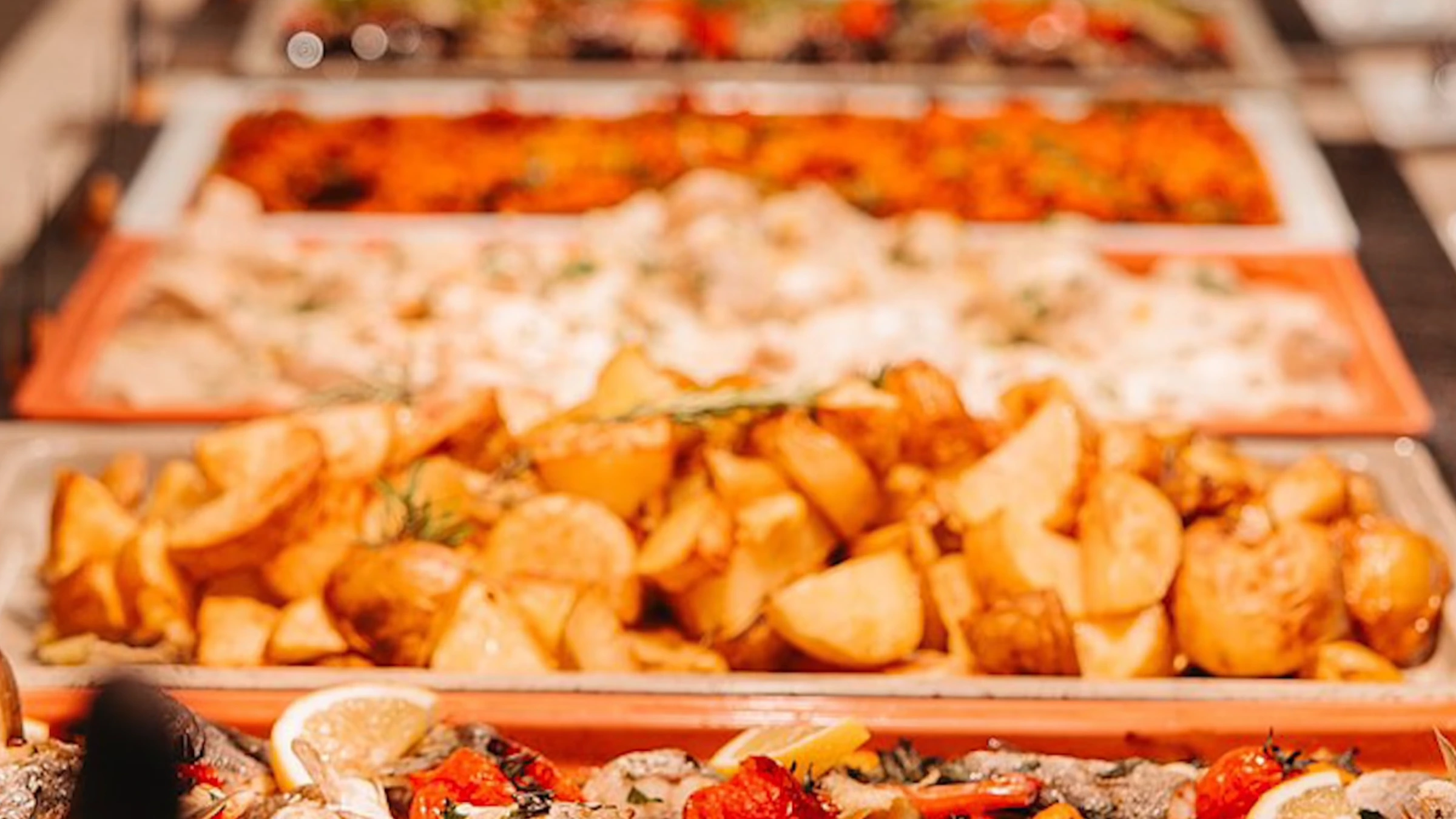 Warme Auswahl am Buffet