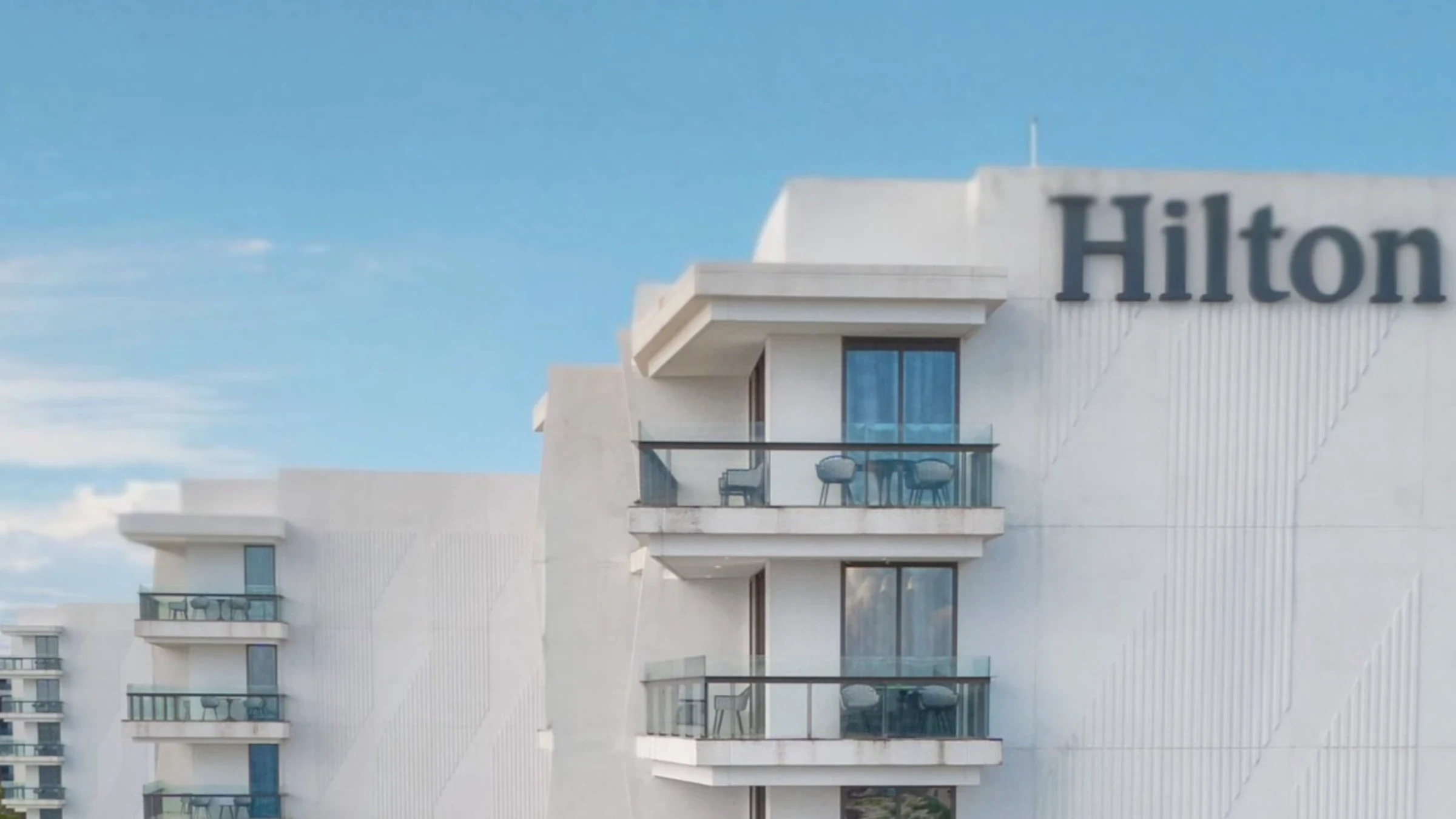 Hotelgebäude des Hilton Cancun, an All-Inclusive Resort