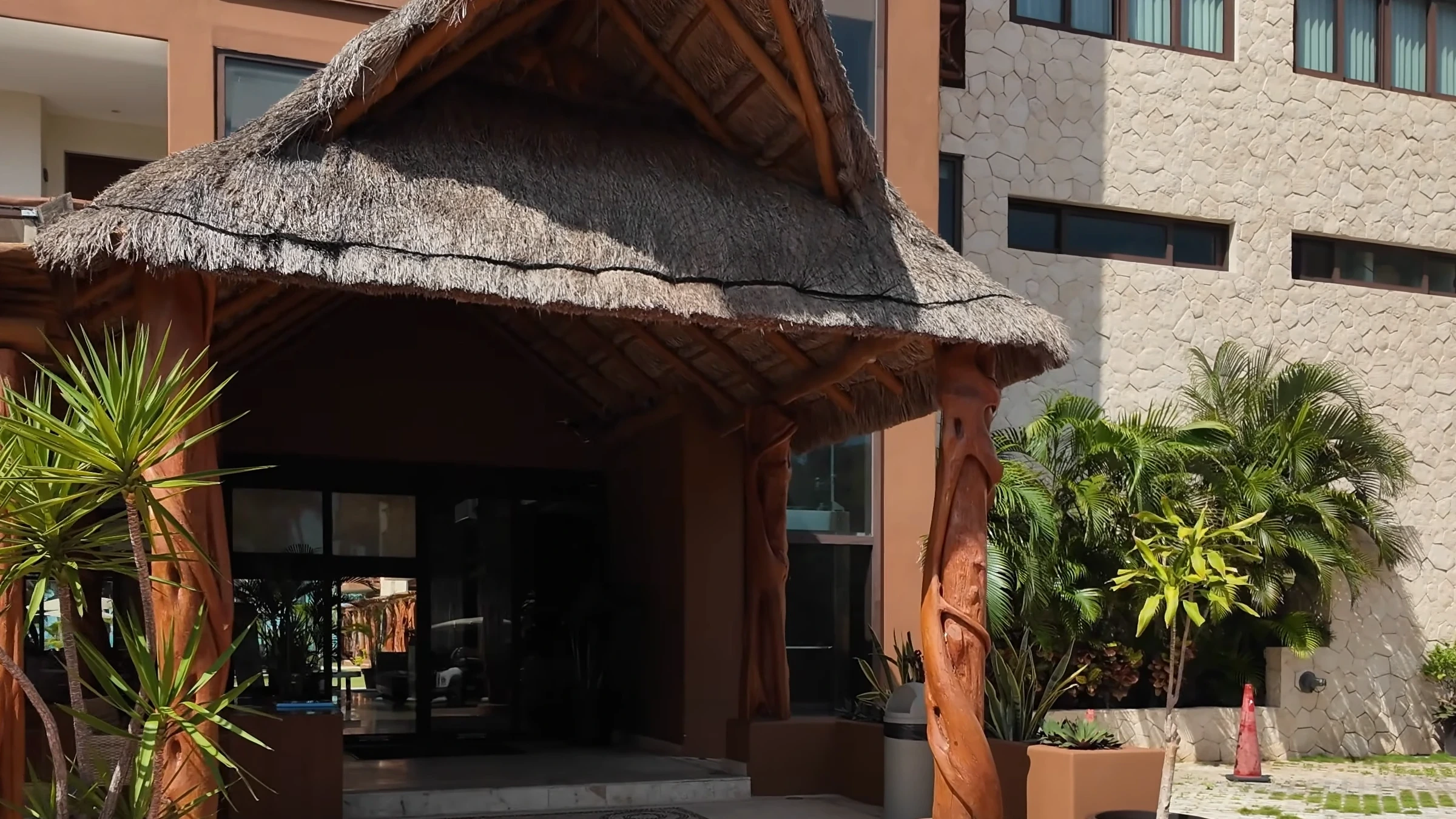 Eingang des Hotel Beló Isla Mujeres