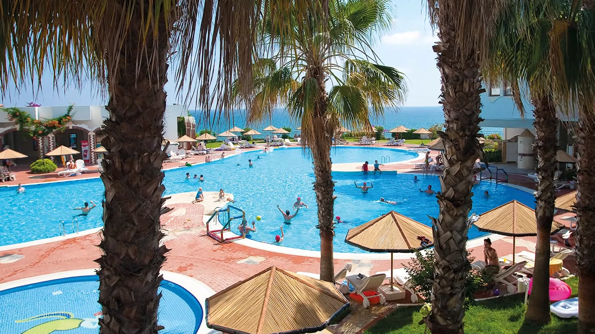 Defne Dream: Poollandschaft zwischen Palmen