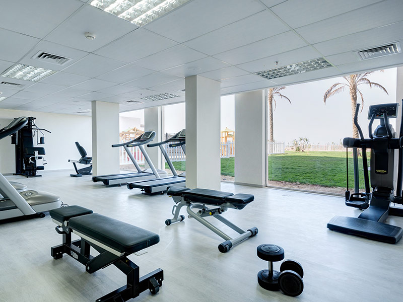 Fitnessraum mit Kraft- und Ausdauergeräten im Jaz Aquaviva