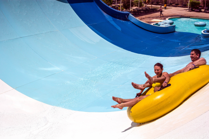 Große Wasserrutsche in Makadi Water World beim Jaz Aquaviva