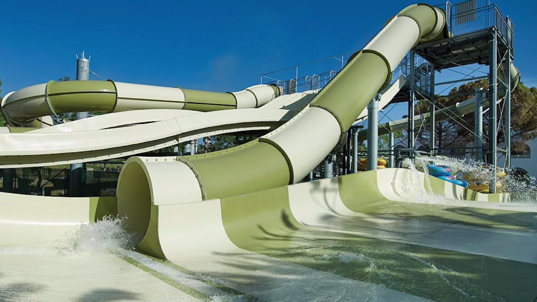 wasserrutschen im Atlantica Akti Zeus