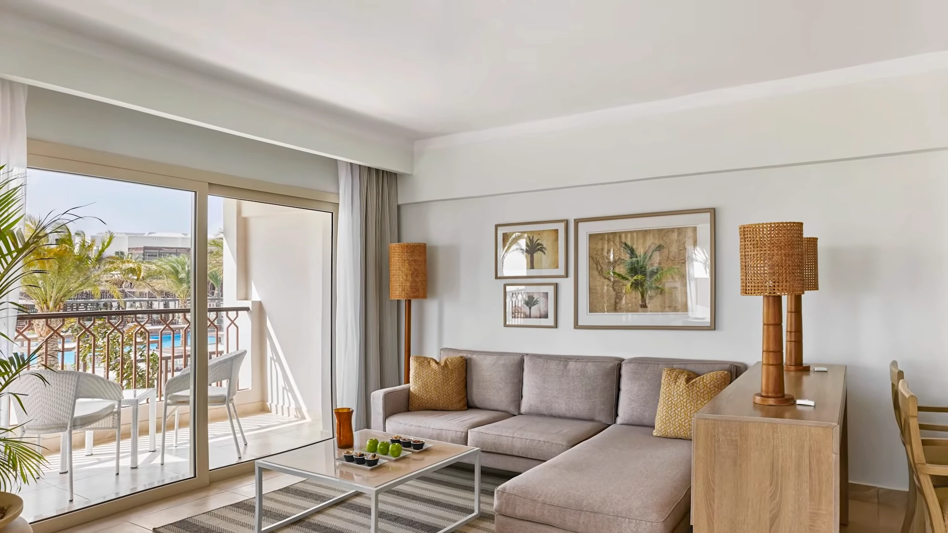 Sitzbereich mit Balkon – JAZ Costa Mares