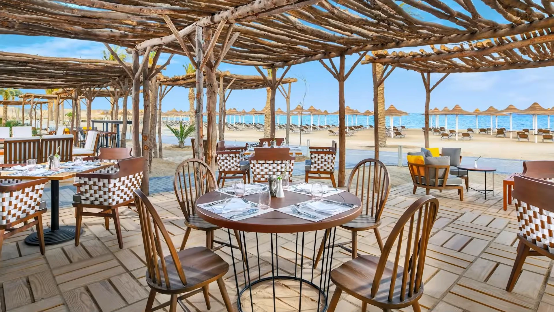 Restaurantterrasse am Sandstrand – JAZ Costa Mares