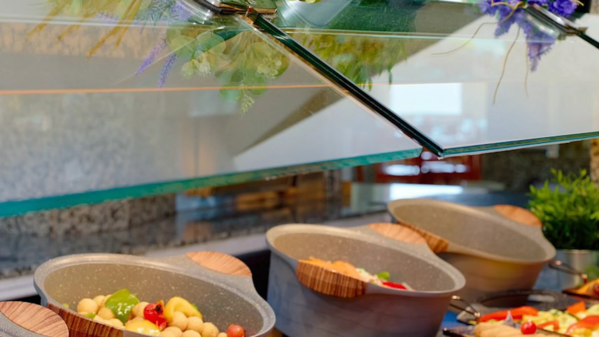 Buffetstation im SOL Milanos Pingüinos
