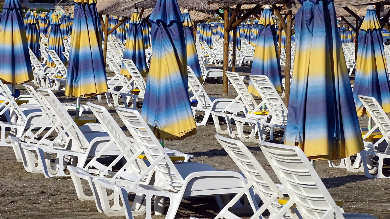 Breiter Sandstrand am Sonnenstrand in Bulgarien